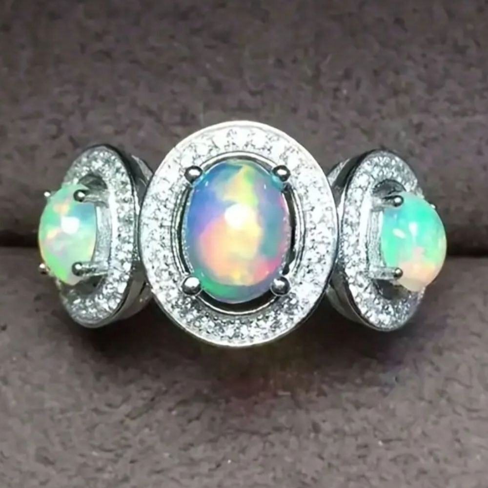 Vintage 3 moonstone ladies ring sz 8